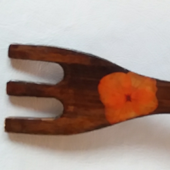 Hand Made Wood Salad Utensils - Picture 7 of 11